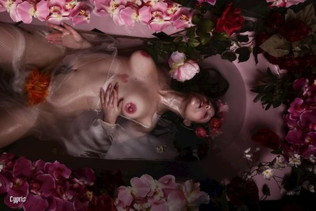 Margaux Laurens model naked photo