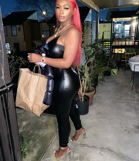 NonnieBaby star image