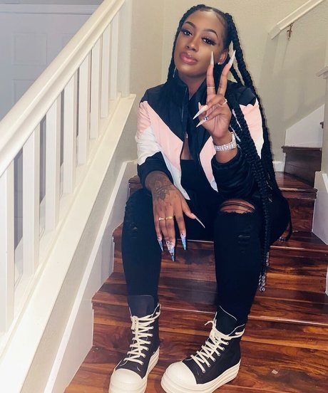 NonnieBaby star nudes photo