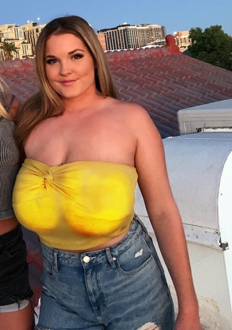 chubby babe onlyfans hot naked photo