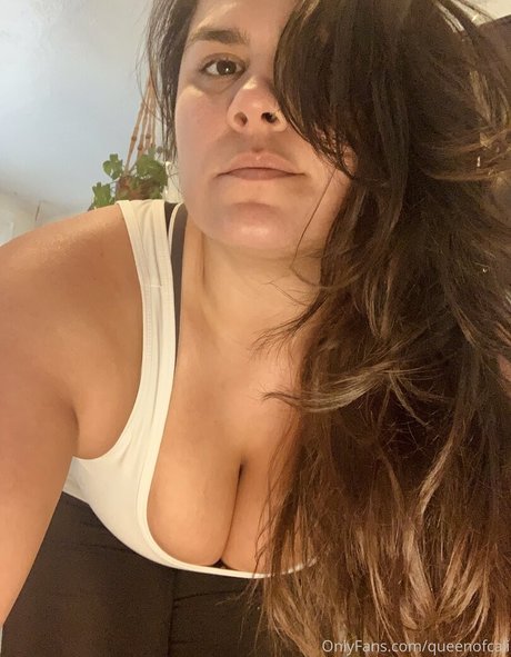 queenofcali model beautiful photos