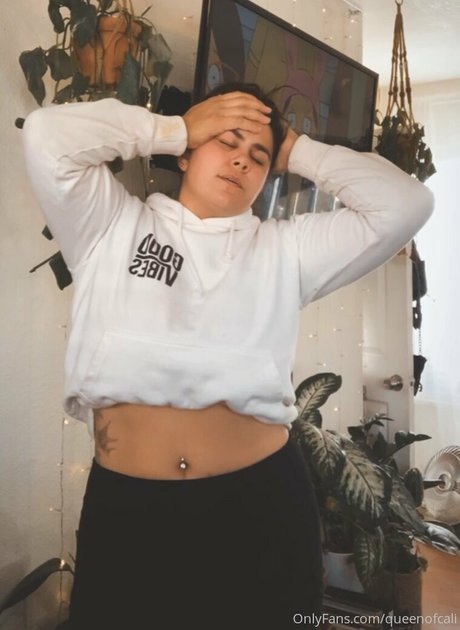 queenofcali model best pic