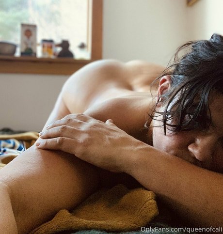 busty mom onlyfans sexy nudes pictures