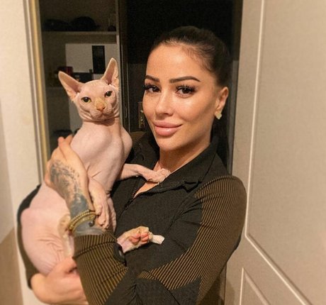 monicasuarez free actress gallery