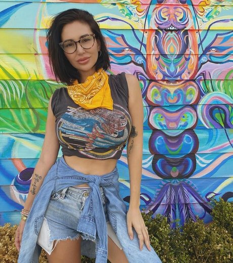 Shay Laren nice star photo