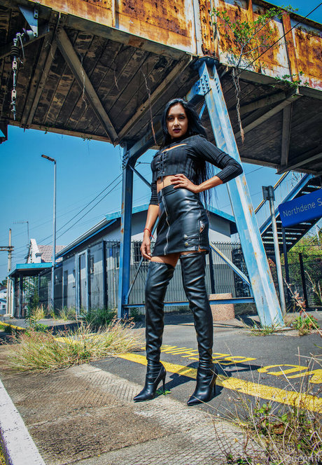 milf glasses onlyfans free sex pics