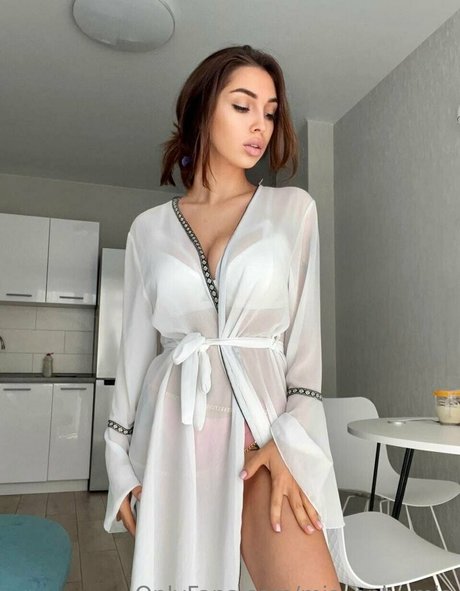 mia only mia exclusive star pic