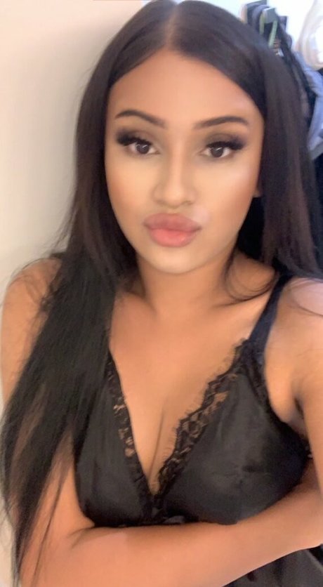 noisynadiaa free model photos