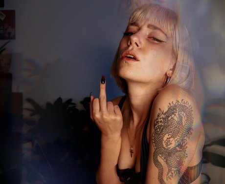 lavishulula star high quality picture