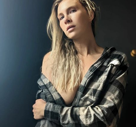 Mallory Moore free actress photos