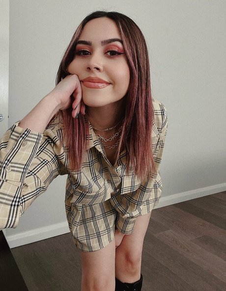 Mikaila Delgado naked actress picture