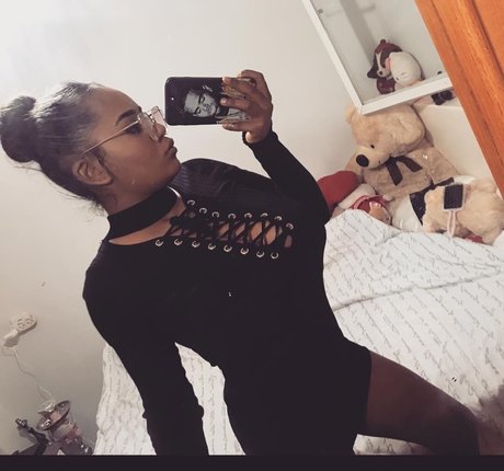 JustNati star nude gallery