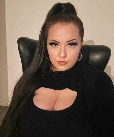 Eva Angel model high quality image