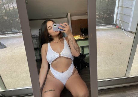 asian mom onlyfans top pic