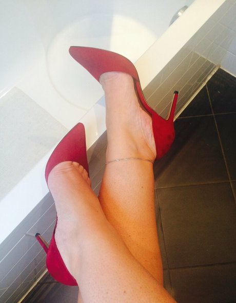 dutchcurvesinheels star adult picture