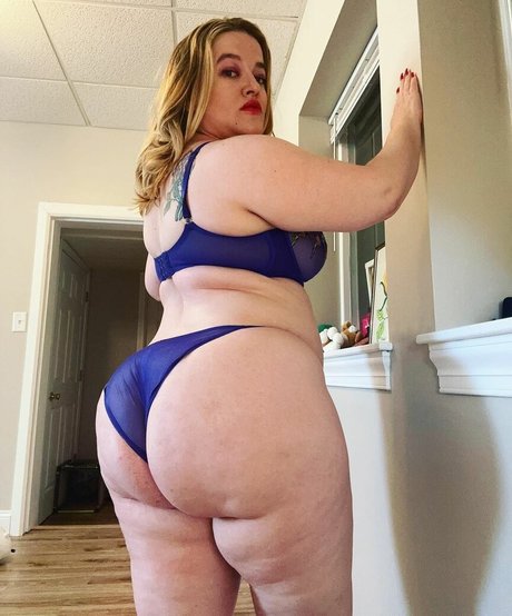 LulaRanae nude pornstar galleries