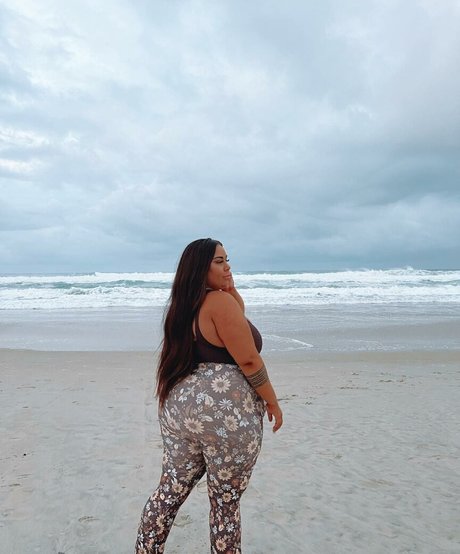 Antonia Waerea Adams exclusive model image