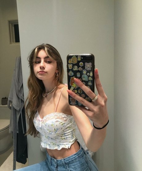 Emiliee Russo model sex pictures