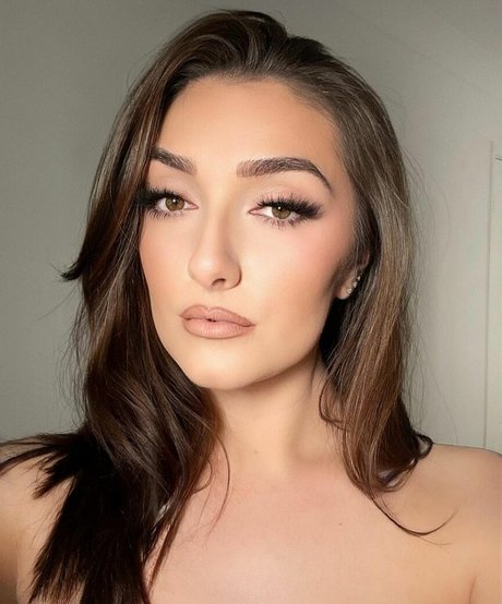 Sammie Warren naked model photo