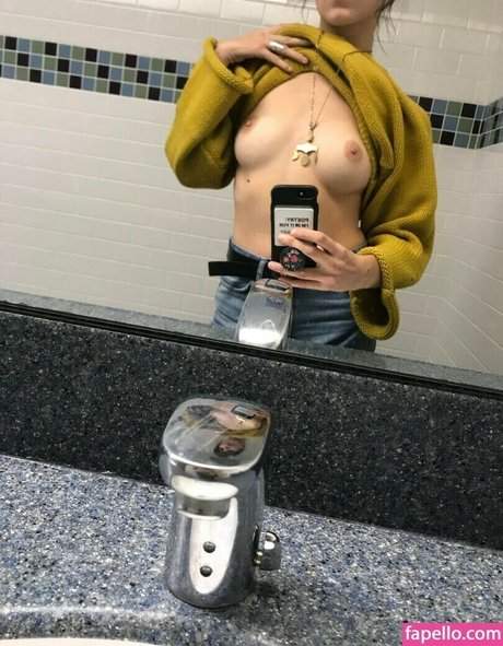 Cranewrites nude pornstar img