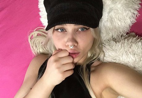 judyshine art model image