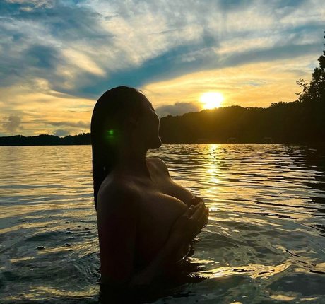 Rebecca Liu model hd photos