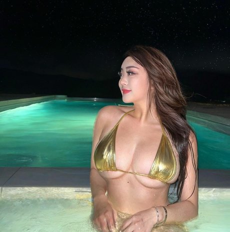 Rebecca Liu hot pornstar img