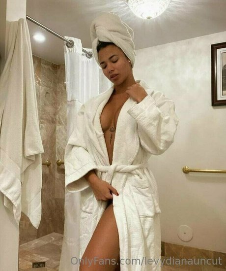 petite slut onlyfans beautiful naked photos