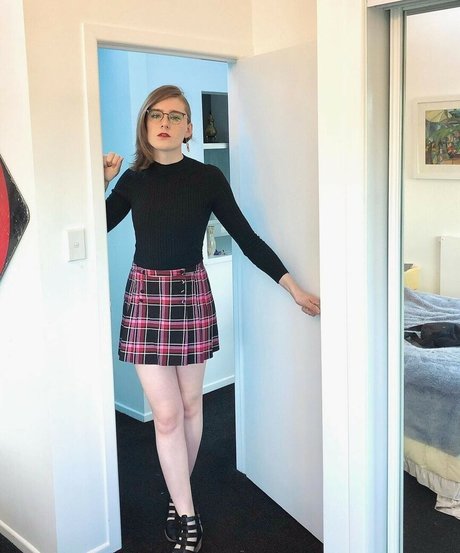 Alice In Wonder1and xxx model photos