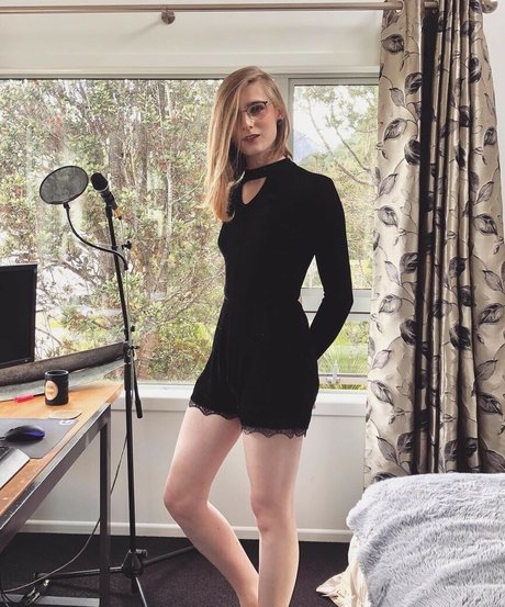 Alice In Wonder1and pornstar erotic archive