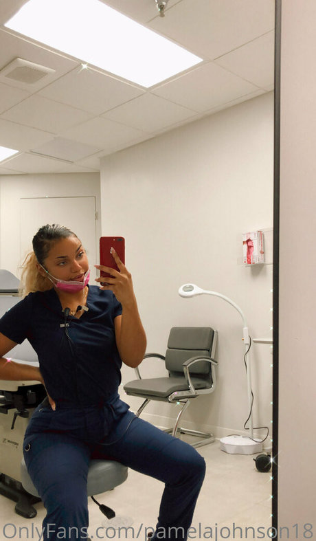 pamelajohnson18 nude model pics