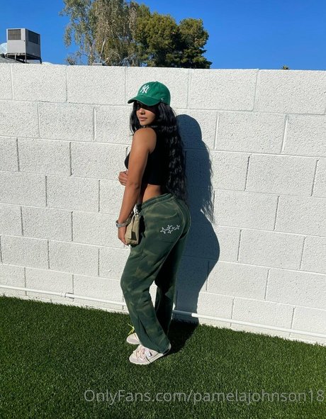 pamelajohnson18 high quality star pic