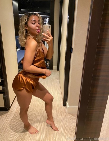 pamelajohnson18 star naked pic