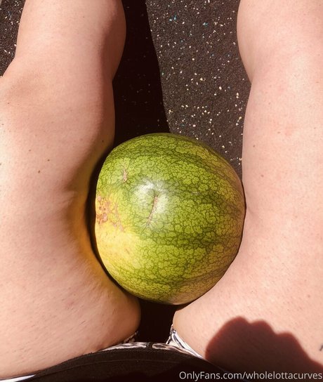 wholelottacurves star nudes gallery