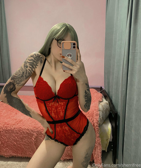 sherrifree naked model photo