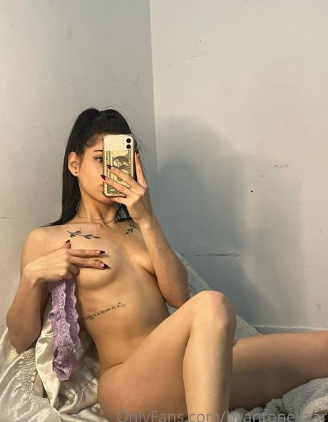 byantonellaar erotic star pic