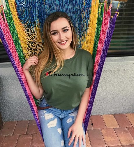 Tyler Whitaker pornstar high quality pics