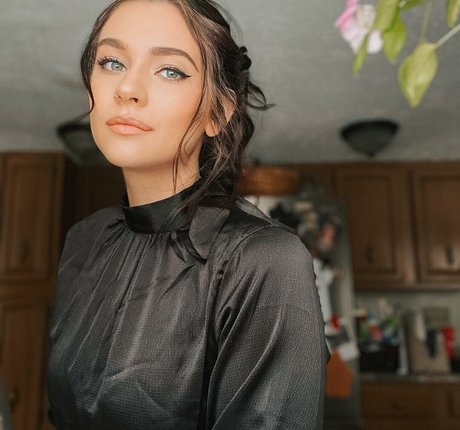 chillbobagginz model erotic photo