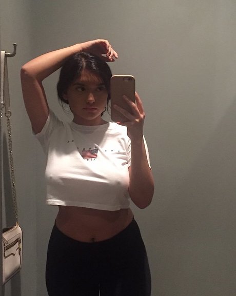 petite wife onlyfans nude archive