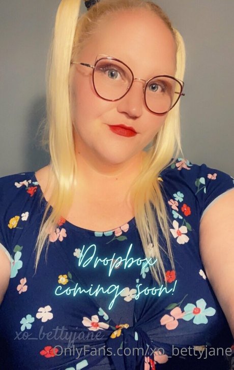 xo bettyjane adult model image