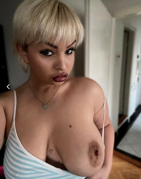 naked girls onlyfans erotic gallery