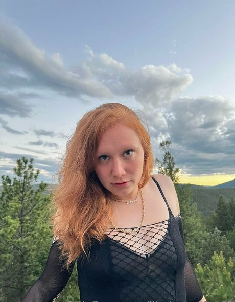 lilmissredfox69 model adult pics