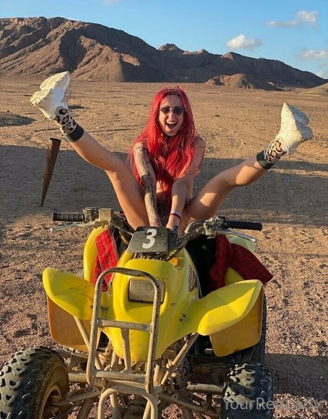 yourredlady nude star image