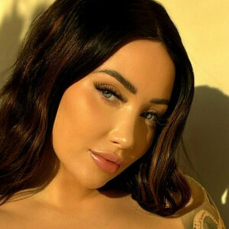 Willow Lay xxx actress img