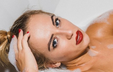 Monika Lara Smith model nice image