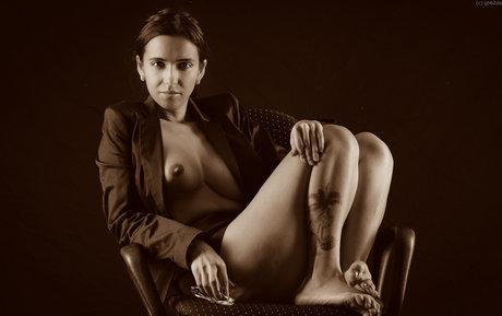 Poka Hontas adult model img