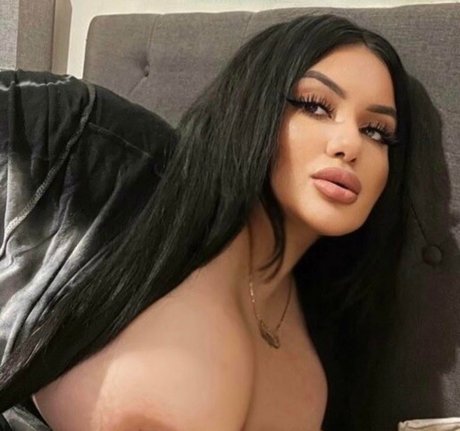 Dopebruja perfect actress image