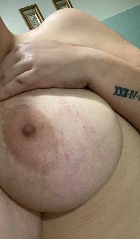 Raxien erotic model photo