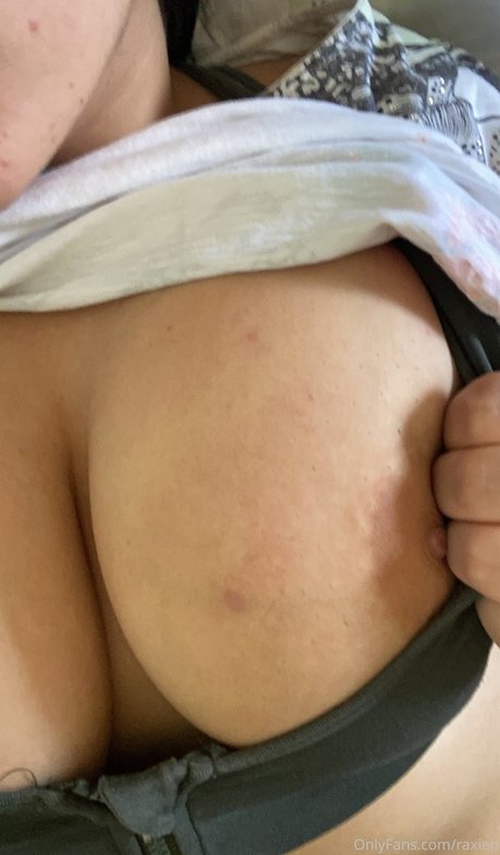 Raxien sex model image