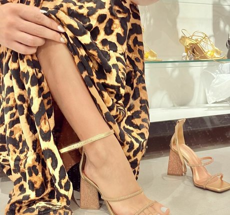 Caliupe feet nude star gallery